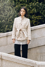 Cargar imagen en el visor de la galería, Wrap Jacket Beige
