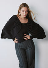 Cargar imagen en el visor de la galería, Cape Top Black
